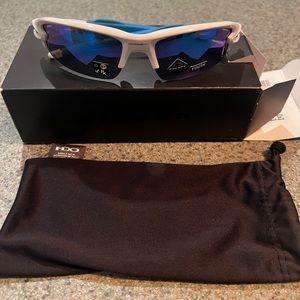 Oakley youth flak xxs